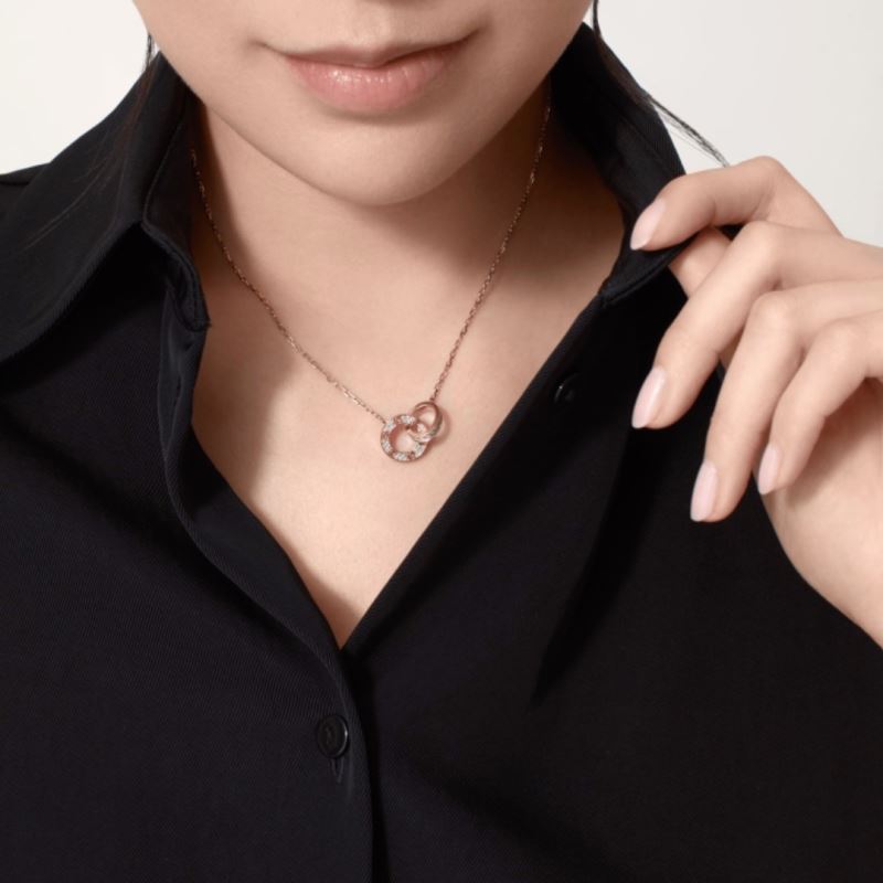 Ca*t*er necklaces